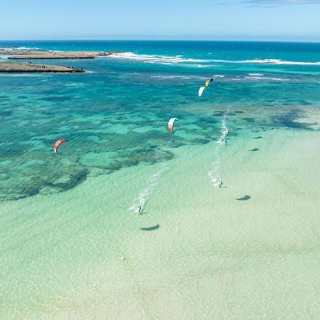 Ocean Lodge Kite & Windsurf Antsiranana Exteriör bild