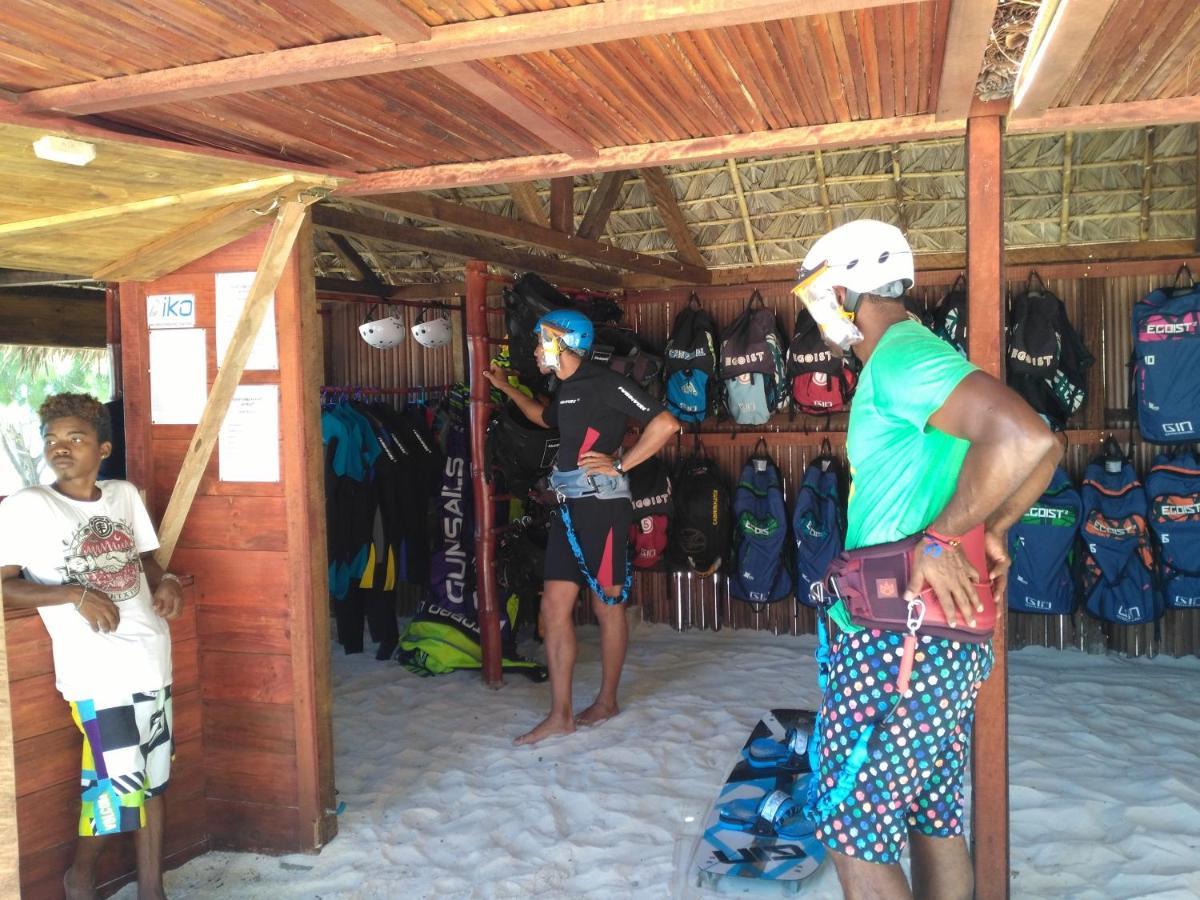 Ocean Lodge Kite & Windsurf Antsiranana Exteriör bild