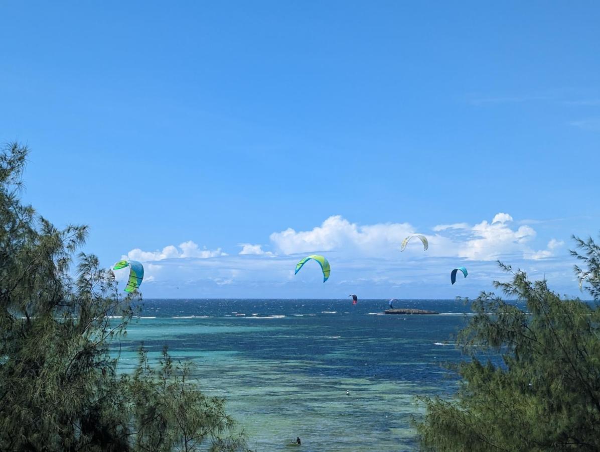 Ocean Lodge Kite & Windsurf Antsiranana Exteriör bild