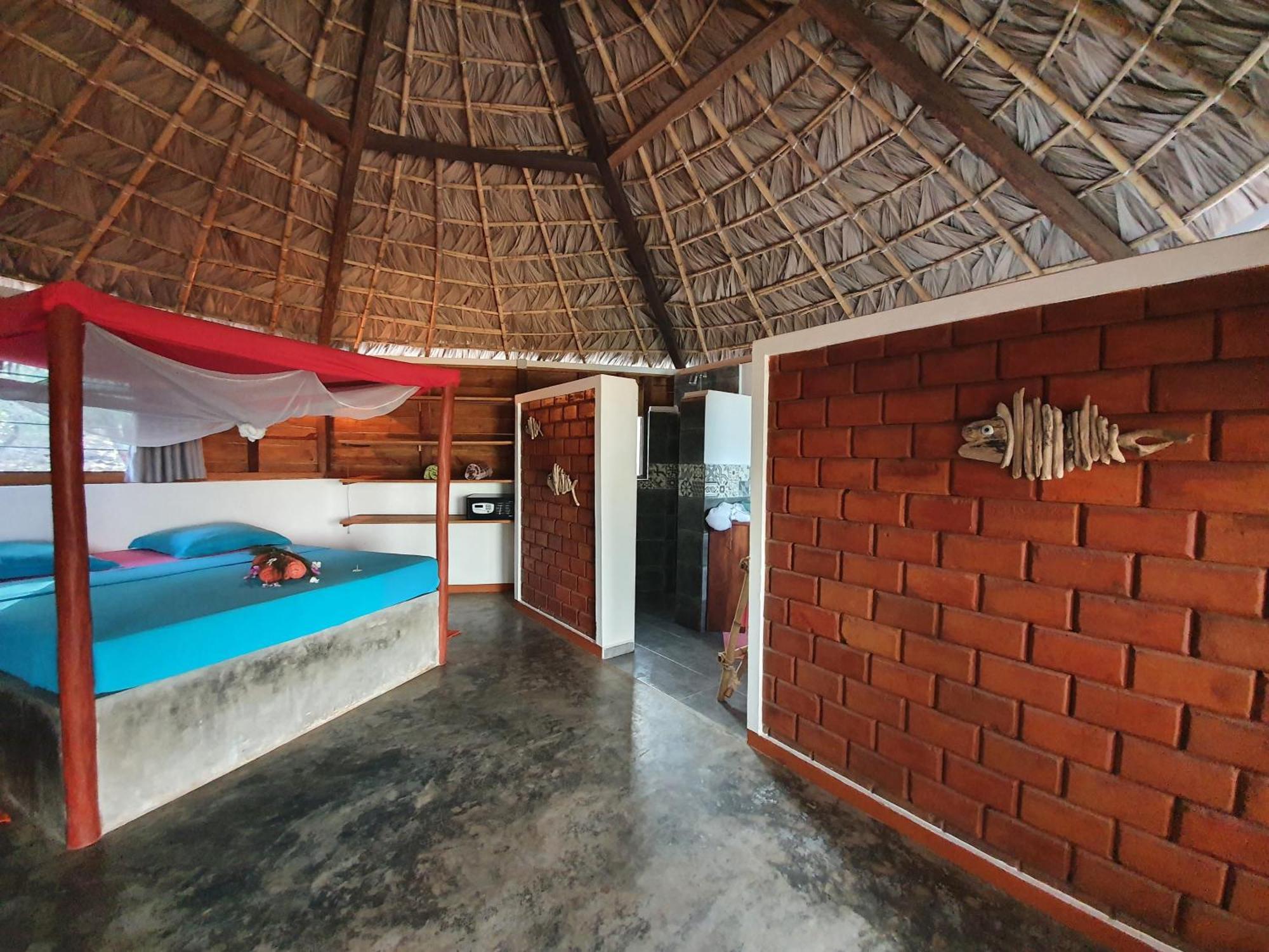 Ocean Lodge Kite & Windsurf Antsiranana Exteriör bild