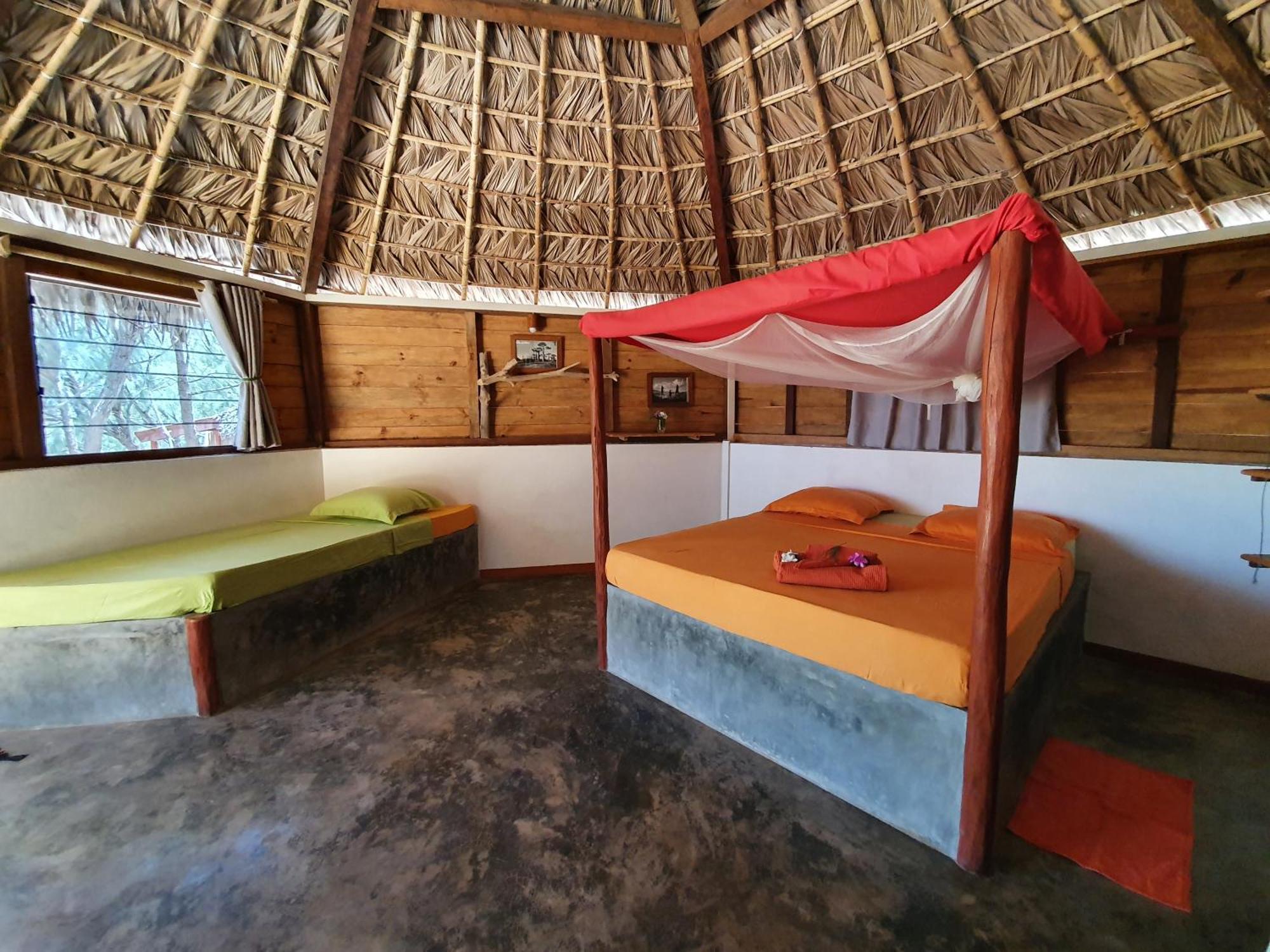 Ocean Lodge Kite & Windsurf Antsiranana Exteriör bild