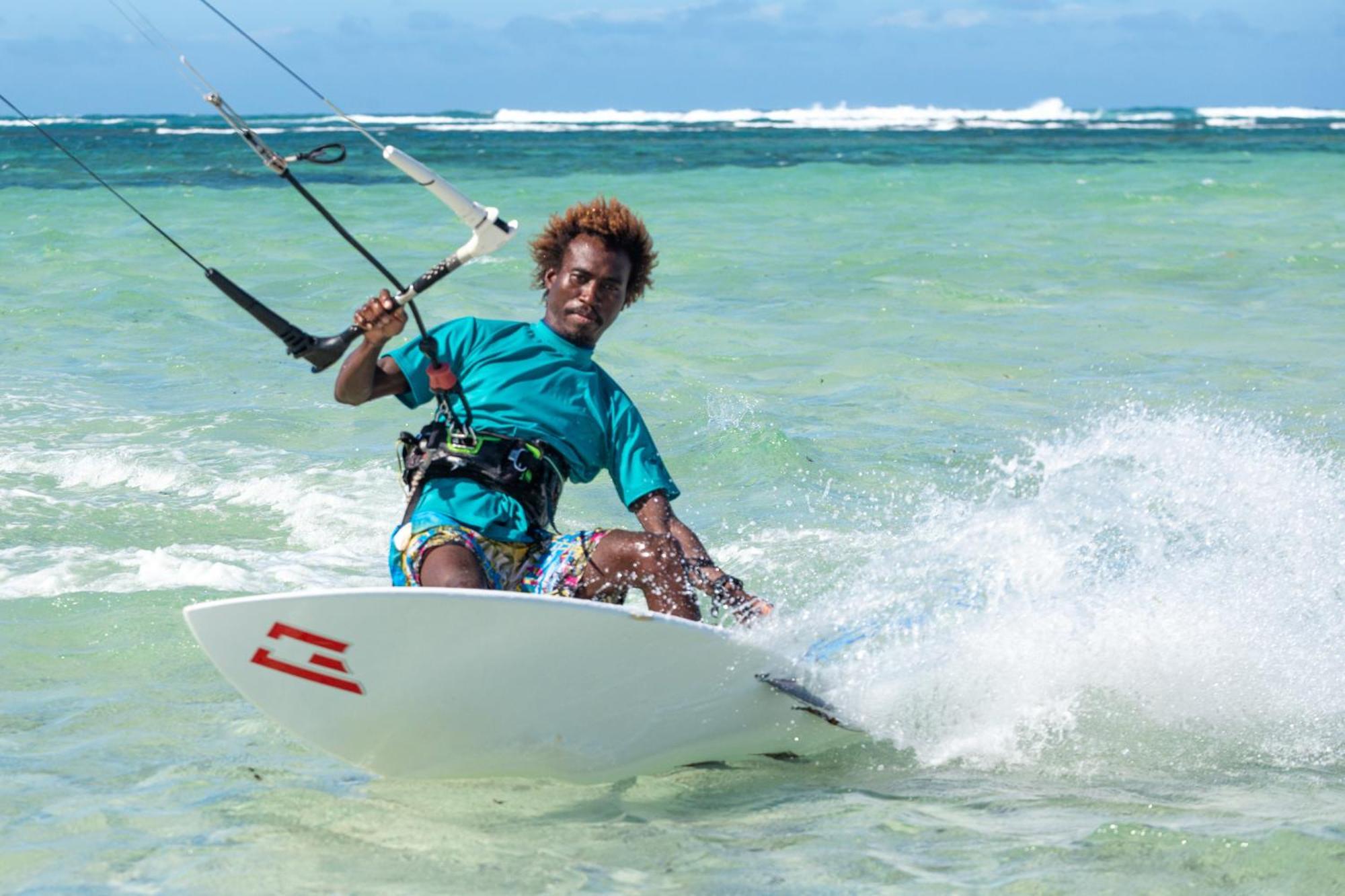 Ocean Lodge Kite & Windsurf Antsiranana Exteriör bild